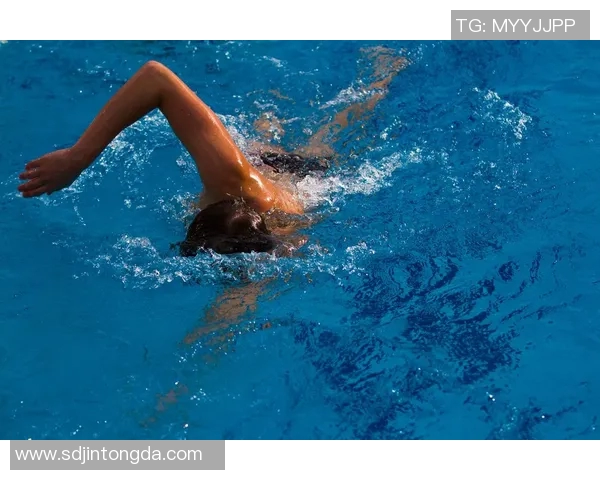 蝶泳基本技巧解析与提升方法全面指南