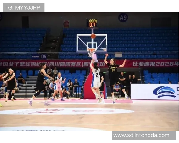 南京篮球队与广州篮球队赛后复盘分析比赛经验与战术调整探讨
